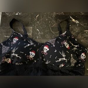BNWT Torrid plus size Santa skull bralette - size 2